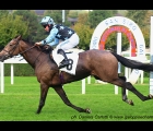  Sam Hitchcott  in sella a Sorella Bella vince il Premio Coolmore