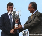 Stefano Botti trainer ritira il premio per la vittoria di Full Drago nel GP Jockey Club G2