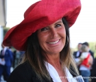 Un elegante signora alla festa della Snai in terrazza della tribuna Proprietari