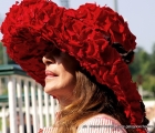 Marta Brivio Sforza, vincitrice del miglior cappello della giornata del Gran Premio di Milano 2014.