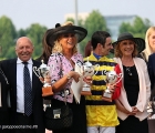 Premiazione del Premio Trenno, da sinistra: Il Dr. Brischetto e consorte, l'allenatore Luciano D'Auria, la Sig.ra Mariella Borsani, il fantino Fabio Branca, la D.ssa Carla Rocca ed il Dr. Giorgio Sandi