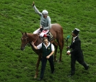 frankie-dettori-is-interviewed-by-rishi-persad-after-winning-on-raffle-prize-19-06-2019