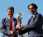 Il trainer Stefano Botti viene premiato per la vittoria di Full Drago nel GP Milano (G2)