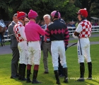 L'allenatore Paolo Favero con i suoi 4 fantini (Satalia,Romano,Reinhardt, Bartos) al Tondino del Grande Steeple Chase.