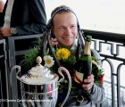 Jamie Spencer festeggia dopo la vittoria nel Jockey Club G2