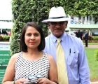 Il Dr. Ravi Reddy (Presidente e veterinario del Nanoli Stud Farm) con la moglie horse trainer