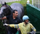 Way To Paris, il lad ed il fantino Marco Monteriso nello stallo del vincitore