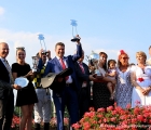 L'esultanza dei premiati e delle autorità per la bella vittoria di Dylan Mouth nel GP di Milano 2015